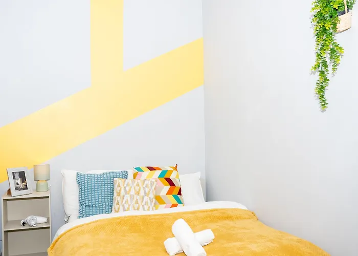 Luxury City Centre Apartment With Netflix & Workspace