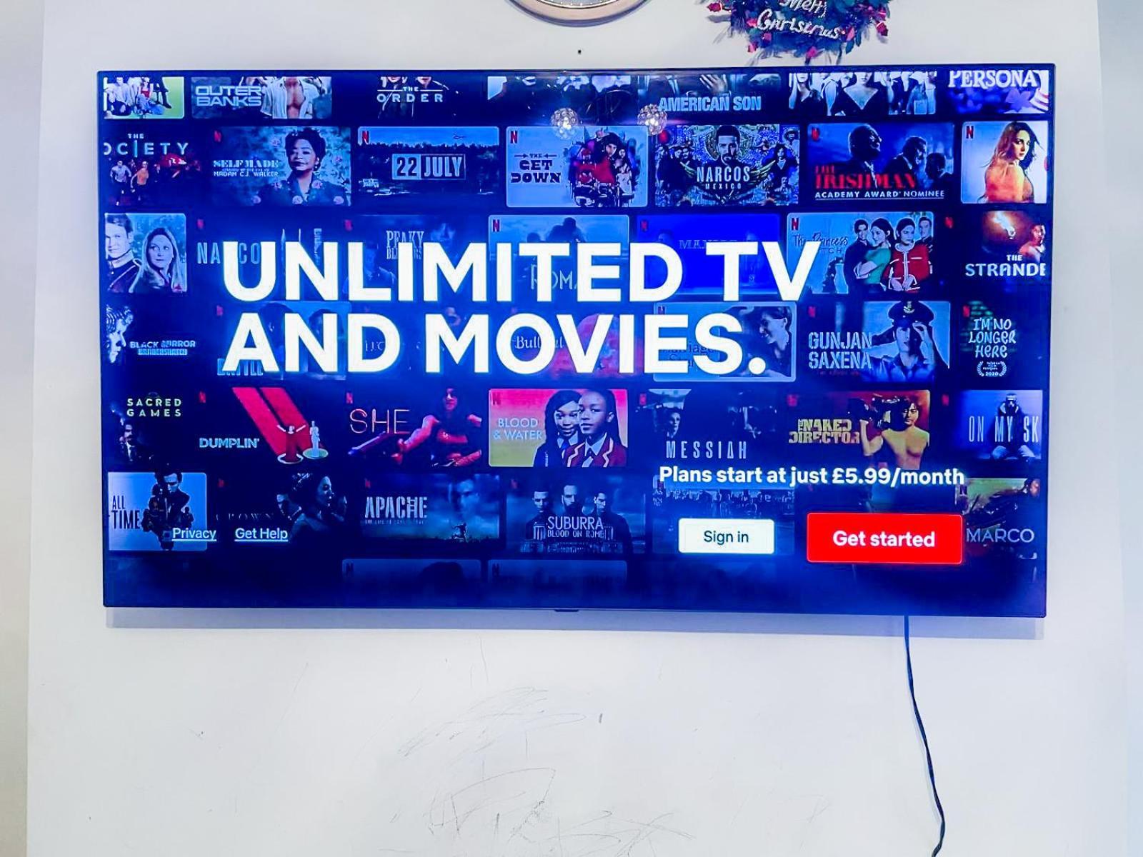 Luxury City Centre Apartment With Netflix & Workspace
