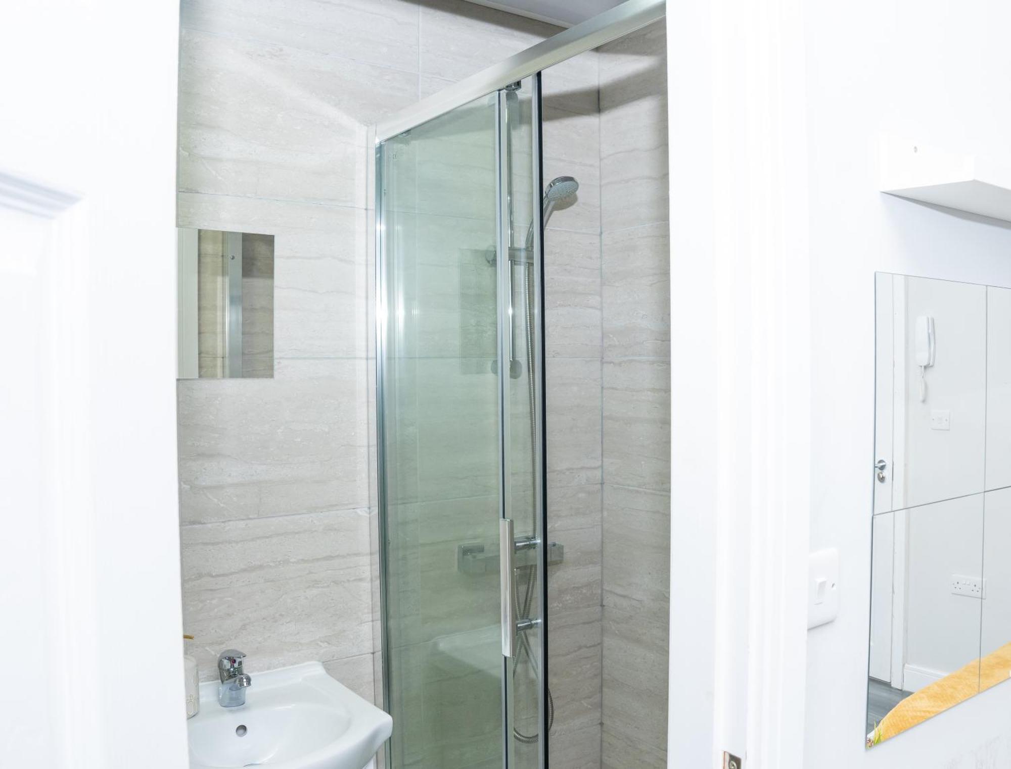 Luxury City Centre Apartment With Netflix & Workspace Birmingham